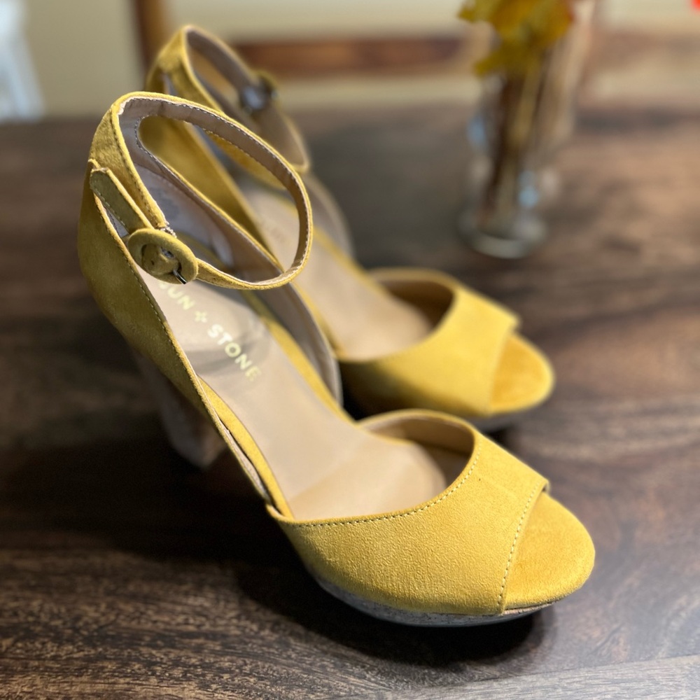 SUN STONE Womens Yellow 1" Platform Reeta Round Toe Block Size 7 1/2